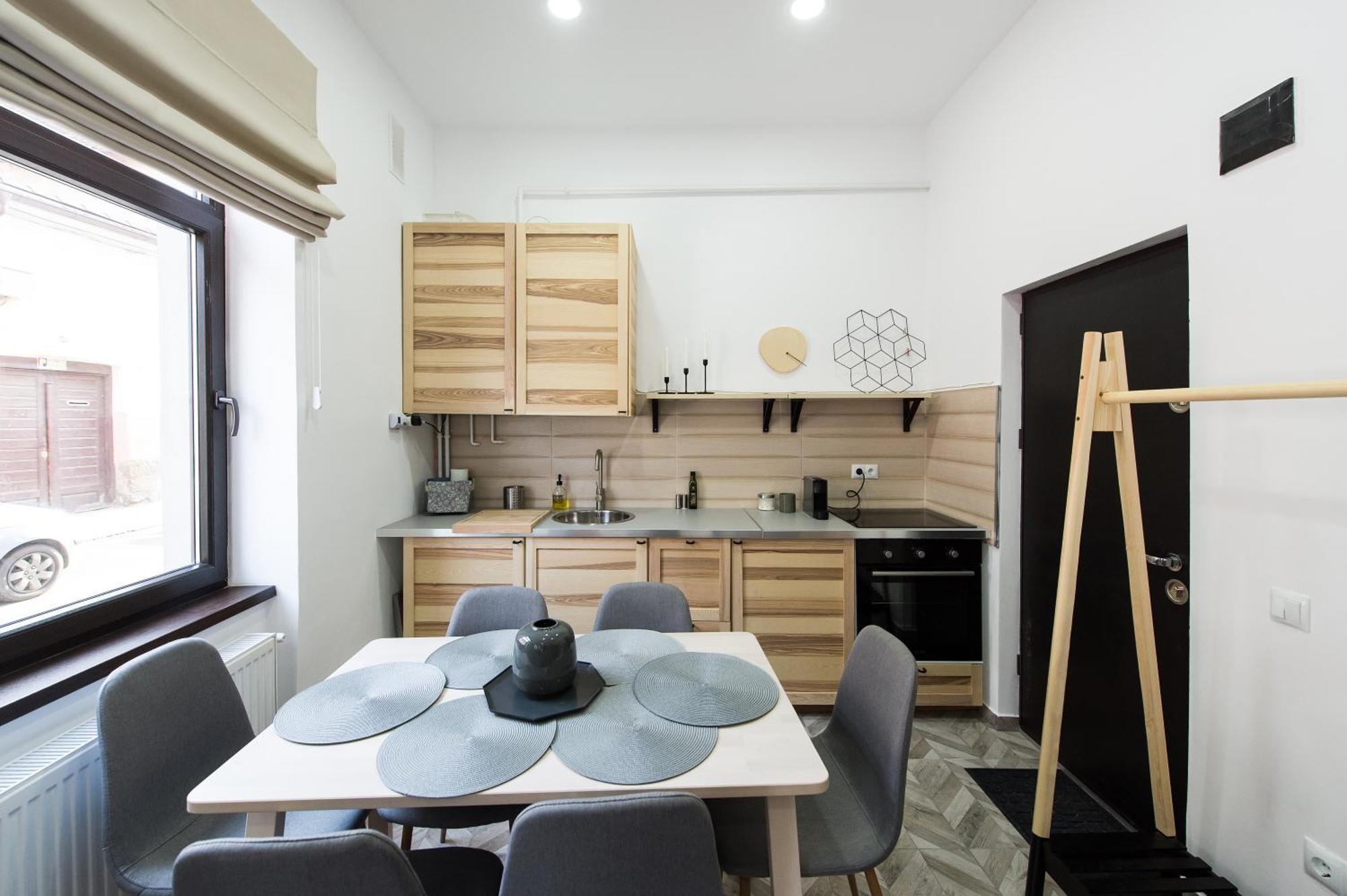Apartmán Charming Old Town Flat With Mountain View Brašov Exteriér fotografie